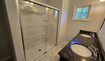 19 Oak Branch Dr 19, Brookfield, CT 06804