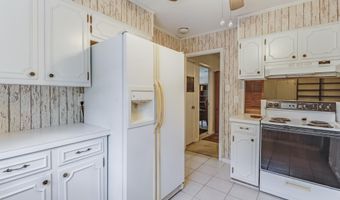 1739 Thomas Jefferson Dr, Biloxi, MS 39531
