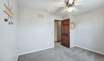 302 Willard Dr, Auburn, IN 46706