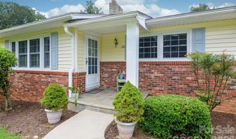 352 Cedar Ln, Arden, NC 28704