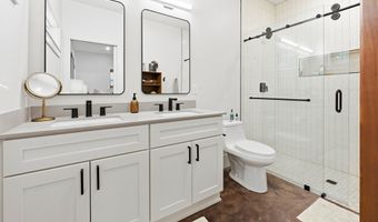 165 10th St, Apalachicola, FL 32320