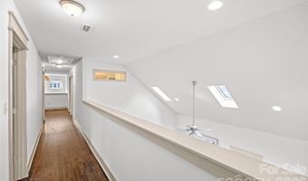 2530 Bay St, Charlotte, NC 28205
