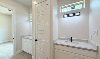 117 Pioneer Trl, Adkins, TX 78101