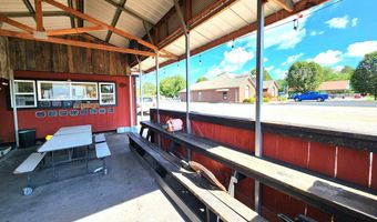68 Front St, Big Sandy, TN 38221