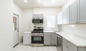 24 Livingston Ave, Andover, NJ 07801