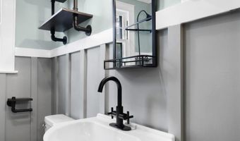 906 Fair St, Camden, SC 29020