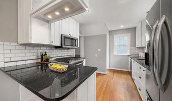 6145 12TH St N, Arlington, VA 22205