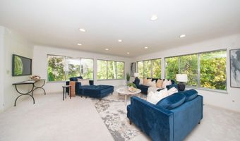 1365 Chalmers Dr, Ann Arbor, MI 48104
