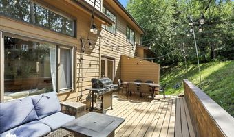 6622 Lakeway Dr, Anchorage, AK 99502