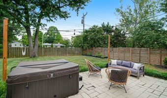 6626 CAVALIER Dr, Alexandria, VA 22307