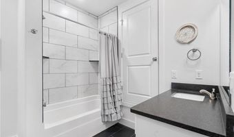 1200 Whistler St, Bentonville, AR 72713