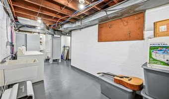 1039 Glamorgan St, Alliance, OH 44601