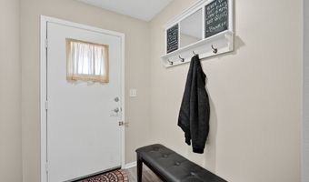 1915 NW Hickory Ln 8, Ankeny, IA 50023