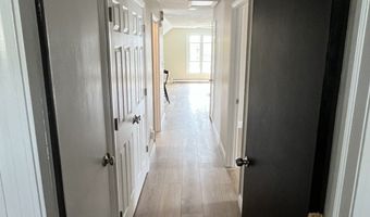 106 Stearns St 3rd floor, Bristol, CT 06010