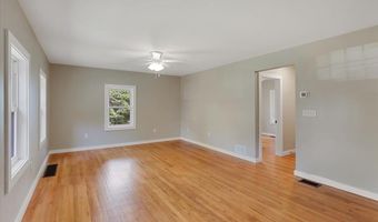 24 Bennington Ct, Burlington, VT 05408