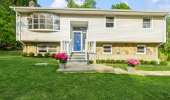 8 Laurel Dr, Brookfield, CT 06804