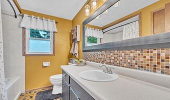 3552 W Southwood Dr, Franklin, WI 53132