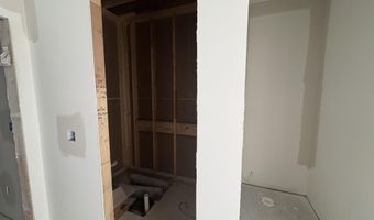 2220 Golfview Dr, Auburn, IN 46706