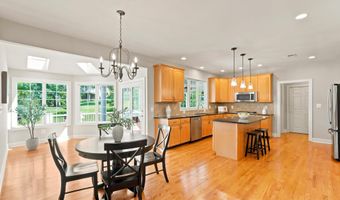 19704 STANFORD HALL Pl, Ashburn, VA 20147
