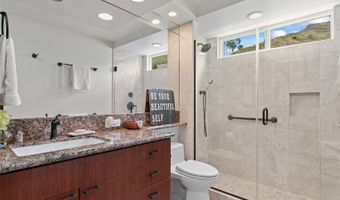 411 Kaelepulu Dr E, Kailua, HI 96734