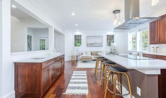 9715 SINGLETON Dr, Bethesda, MD 20817