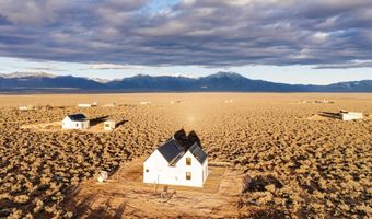 8 Quonset Way, Carson, NM 87517