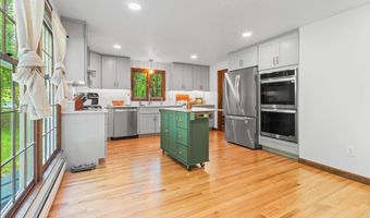 13 Holt Rd, Amherst, NH 03031