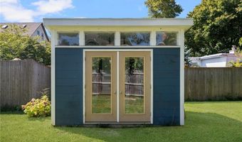 163 Bluff Ave, Cranston, RI 02905