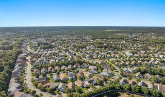 6 MOUNTAIN STREAM Ct, Barnegat, NJ 08005