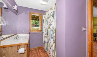 8 Horseshoe Dr, Acton, MA 01720