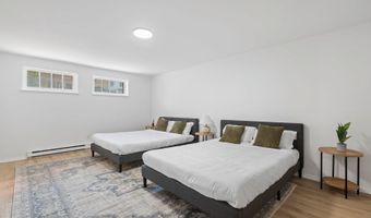 207 S PATRICK St 101, Alexandria, VA 22314