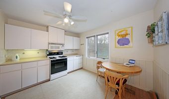 222 Red Hill Rd, Middletown, NJ 07748