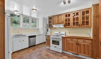 71 Scenic Dr, Ashland, OR 97520
