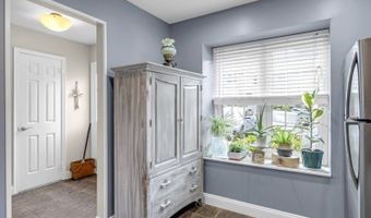 223 Perth Hill Ct, Aberdeen Twp., NJ 07747