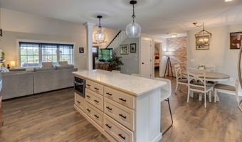 101 Loft Cir, Campton, NH 03223