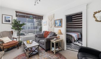 27 Franklin St, Newport, RI 02840