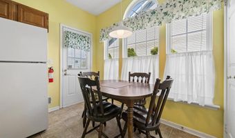 84 CHAIN Blvd, Bayville, NJ 08721