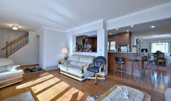357 N PIONEER Dr, Addison, IL 60101
