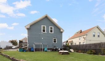 7 Cleveland Ave, Cranston, RI 02920