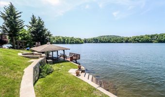 30 S Lake Shore Dr, Brookfield, CT 06804