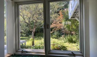 59 Cedar St, Belfast, ME 04915