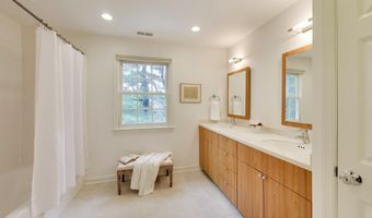 4238 50TH St NW, Washington, DC 20016