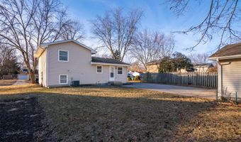 1005 6th St NW, Altoona, IA 50009