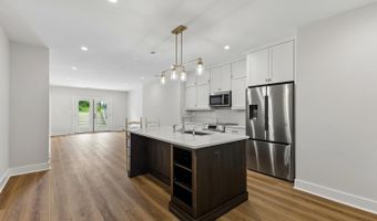 6101 BERKSHIRE Dr, Bethesda, MD 20814