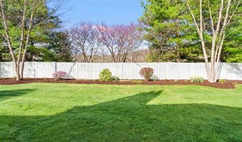 46 Great Heron Ln 46, Brookfield, CT 06804