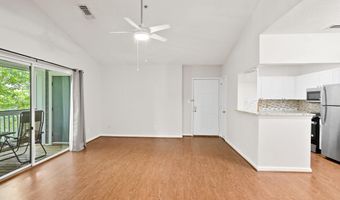 20322 BEECHWOOD Ter 301, Ashburn, VA 20147