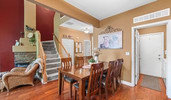 6 Waverly Ct, Algonquin, IL 60102