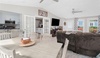 5 Versailles St, Cranston, RI 02920