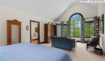 527 Red Tailed Hawk Rd, Banner Elk, NC 28604