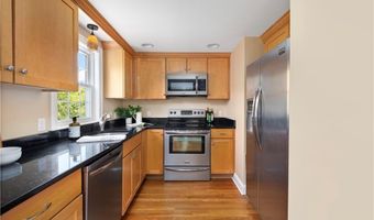 40 Prospect Ave C3, Narragansett, RI 02882